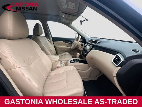 Used 2015 Nissan Rogue SL w/ SL Premium Package image 30