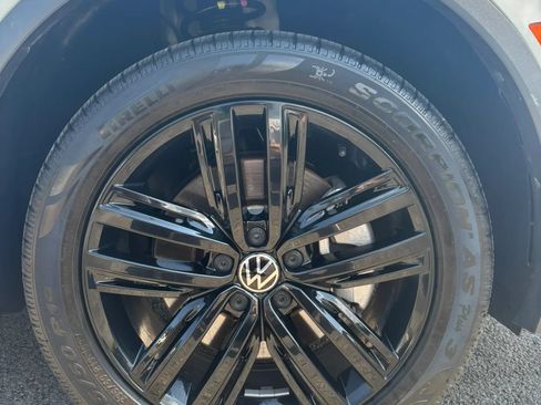 Used 2022 Volkswagen Tiguan SE R-Line AWD/4WD image 33