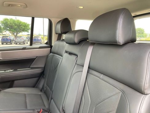 Used 2025 Hyundai Santa Fe SEL AWD/4WD image 10