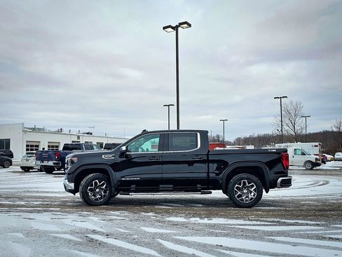 New 2026 GMC Sierra 1500 SLE w/ X31 Off-Road Package image 9