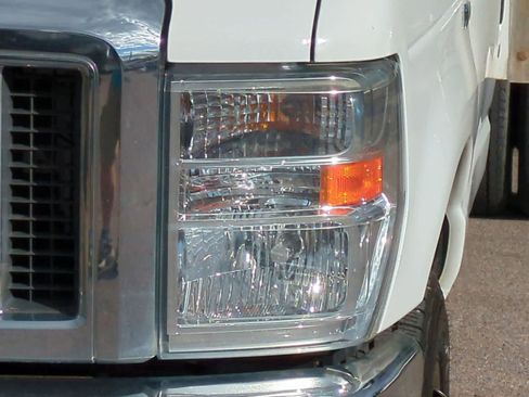 Used 2016 Ford E-450 and Econoline 450 Super Duty w/ Exterior Upgrade Package image 11