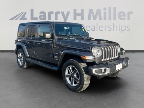Used 2018 Jeep Wrangler Unlimited Sahara image 7