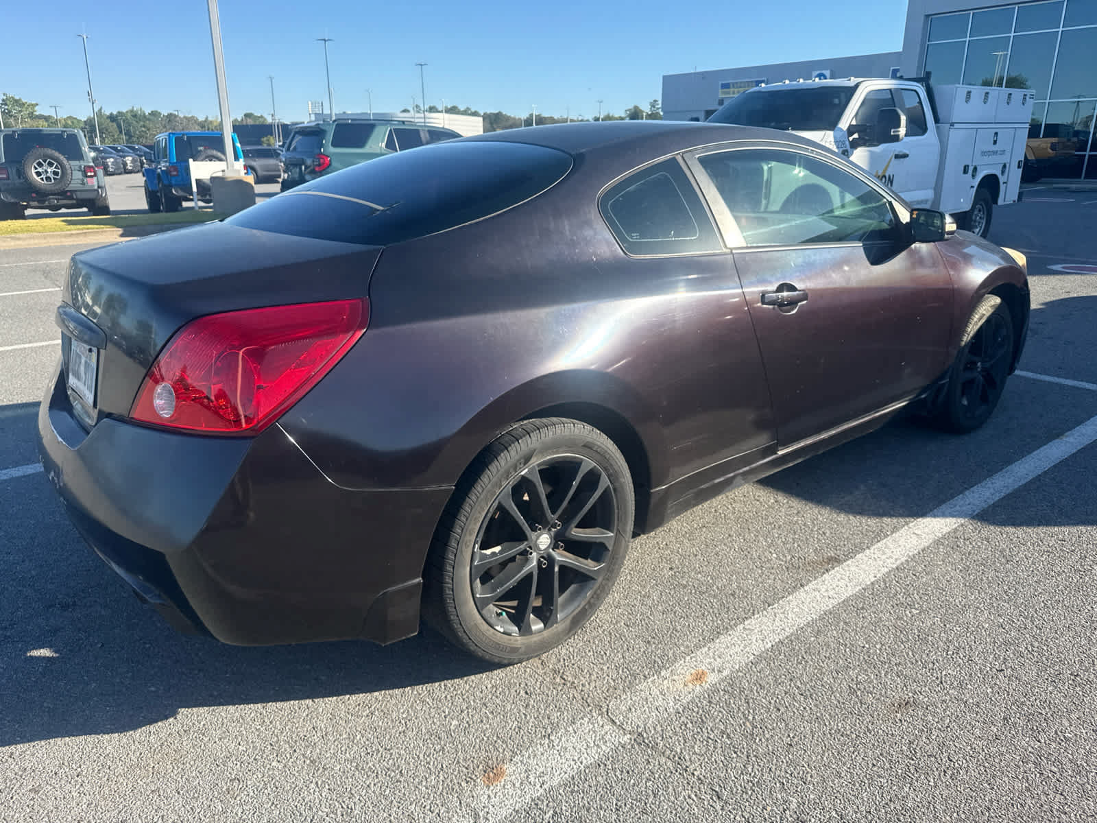 Used 2010 Nissan Altima 3.5 SR FWD image 2