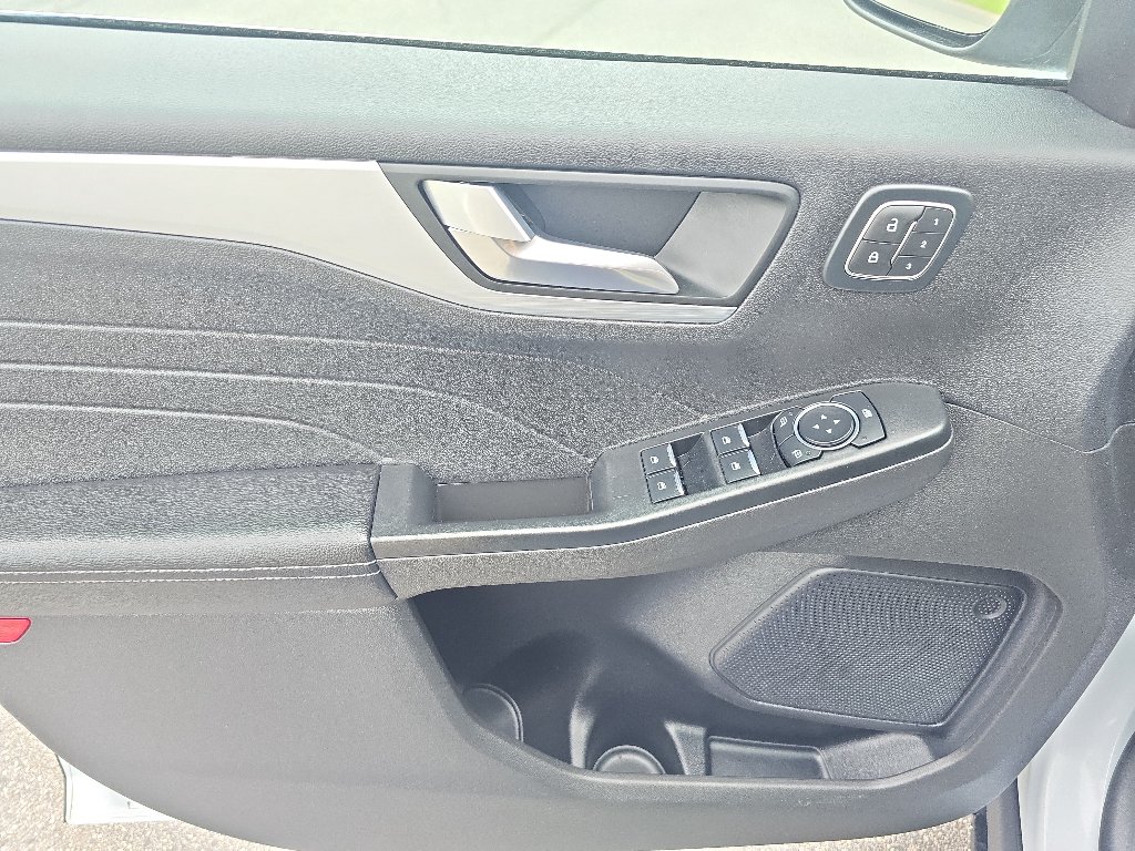 Used 2025 Ford Escape Platinum AWD/4WD image 10