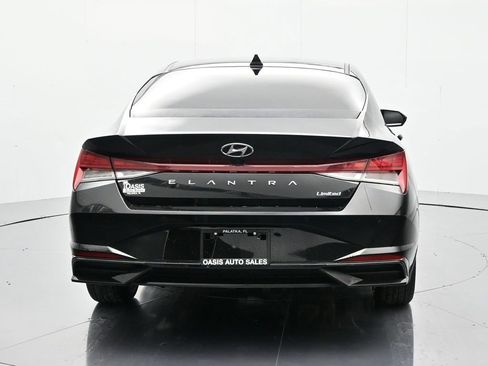 Used 2023 Hyundai Elantra Limited image 6