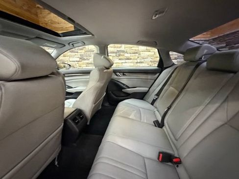 Used 2019 Honda Accord Touring image 32