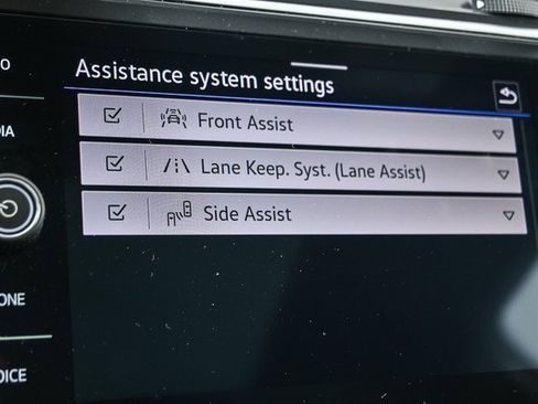 Used 2024 Volkswagen Tiguan SE R-Line image 14