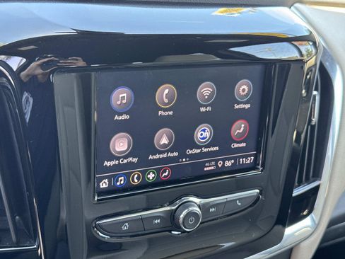 Used 2023 Chevrolet Traverse LS FWD image 13