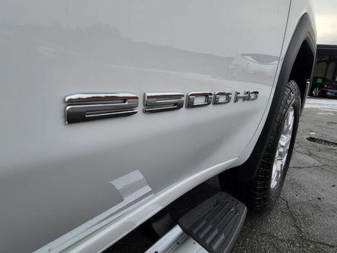 Used 2022 GMC Sierra 2500 SLT w/ SLT Convenience Package image 35