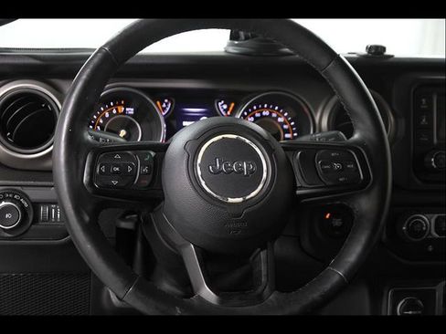 Used 2018 Jeep Wrangler Unlimited Sport S AWD/4WD image 7