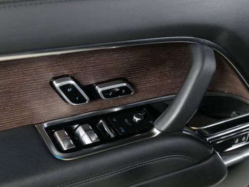 Used 2023 Land Rover Range Rover SE image 27