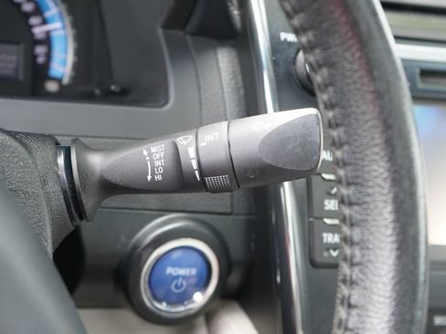 Used 2012 Toyota Camry XLE w/ Leather Pkg FWD image 17