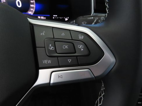 New 2026 Volkswagen Taos SE FWD image 15