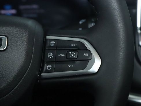 Used 2024 Jeep Compass Limited w/ High Altitude Package image 25