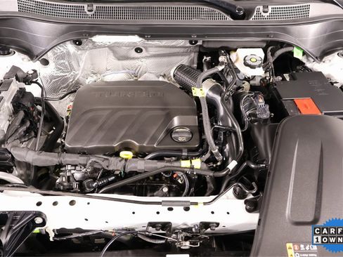 Used 2025 Chevrolet Trax LT w/ LT Convenience Package image 19