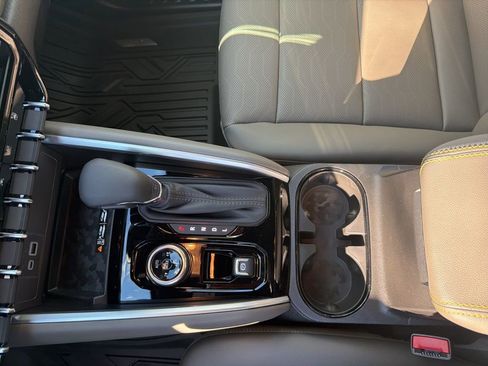 New 2026 Chevrolet Colorado ZR2 w/ Technology Package image 17