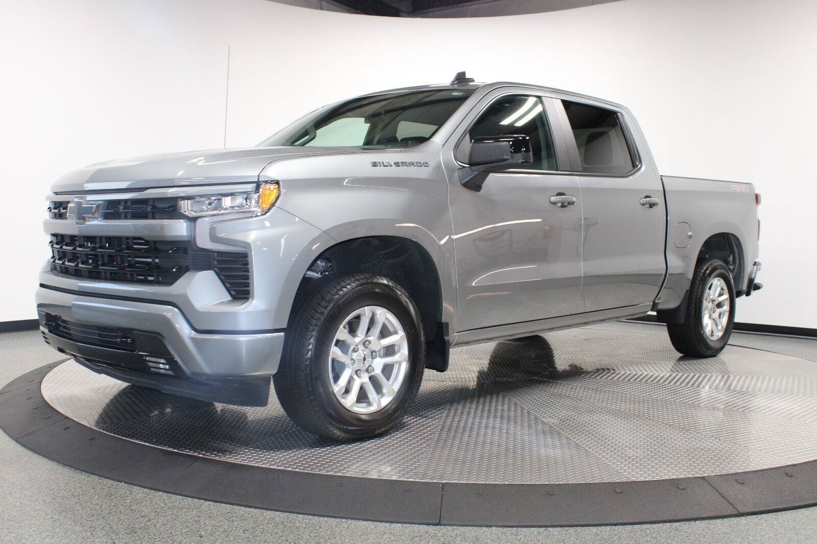 Used 2026 Chevrolet Silverado 1500 RST AWD/4WD image 4