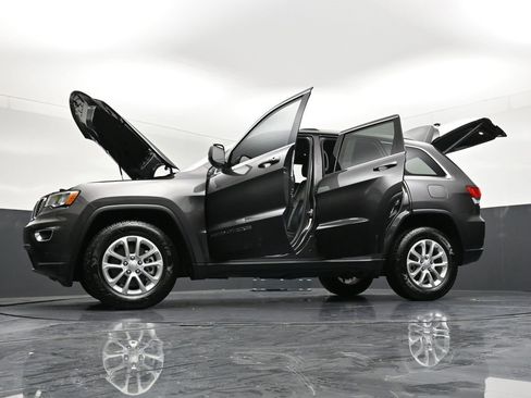 Used 2021 Jeep Grand Cherokee Laredo X image 39