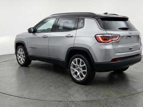Used 2025 Jeep Compass Limited image 6