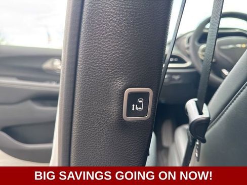 New 2026 Chrysler Pacifica Select image 20