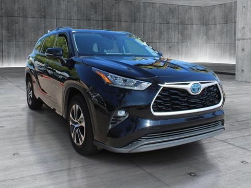 Used 2020 Toyota Highlander XLE FWD image 8