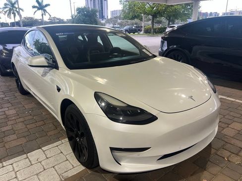 Used 2022 Tesla Model 3 Standard Range RWD image 3