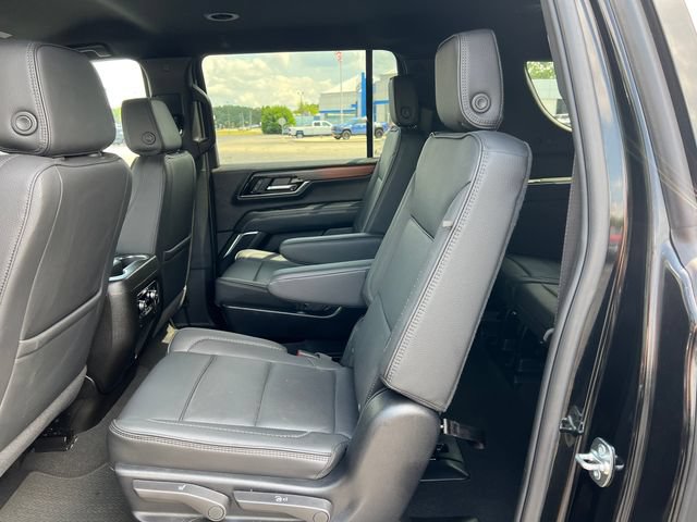 Used 2025 GMC Yukon XL Denali AWD/4WD image 4
