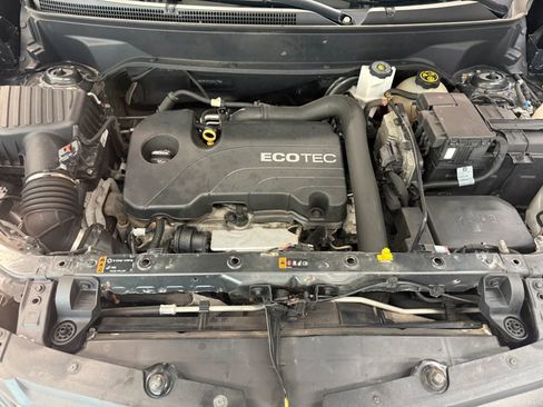 Used 2018 Chevrolet Equinox LS AWD/4WD image 38
