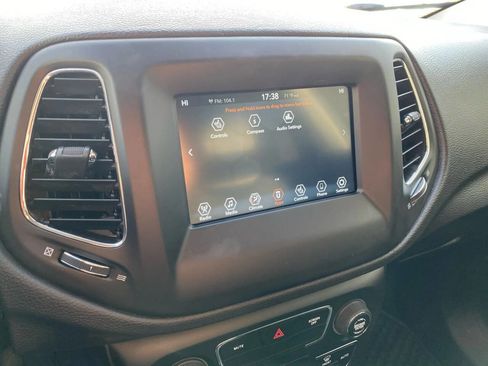 Used 2018 Jeep Compass Latitude w/ Popular Equipment Group AWD/4WD image 19