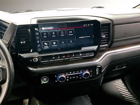 Used 2023 GMC Sierra 1500 SLE image 10