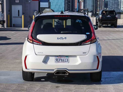 Used 2023 Kia Soul GT-Line FWD image 3