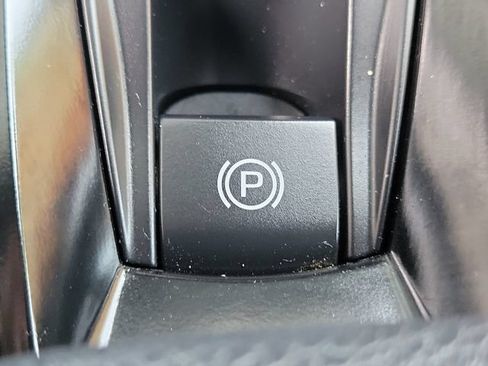 Used 2025 Toyota Camry SE FWD image 18
