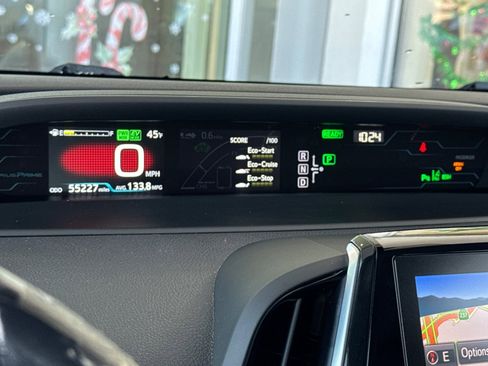 Used 2017 Toyota Prius Prime Advanced image 30