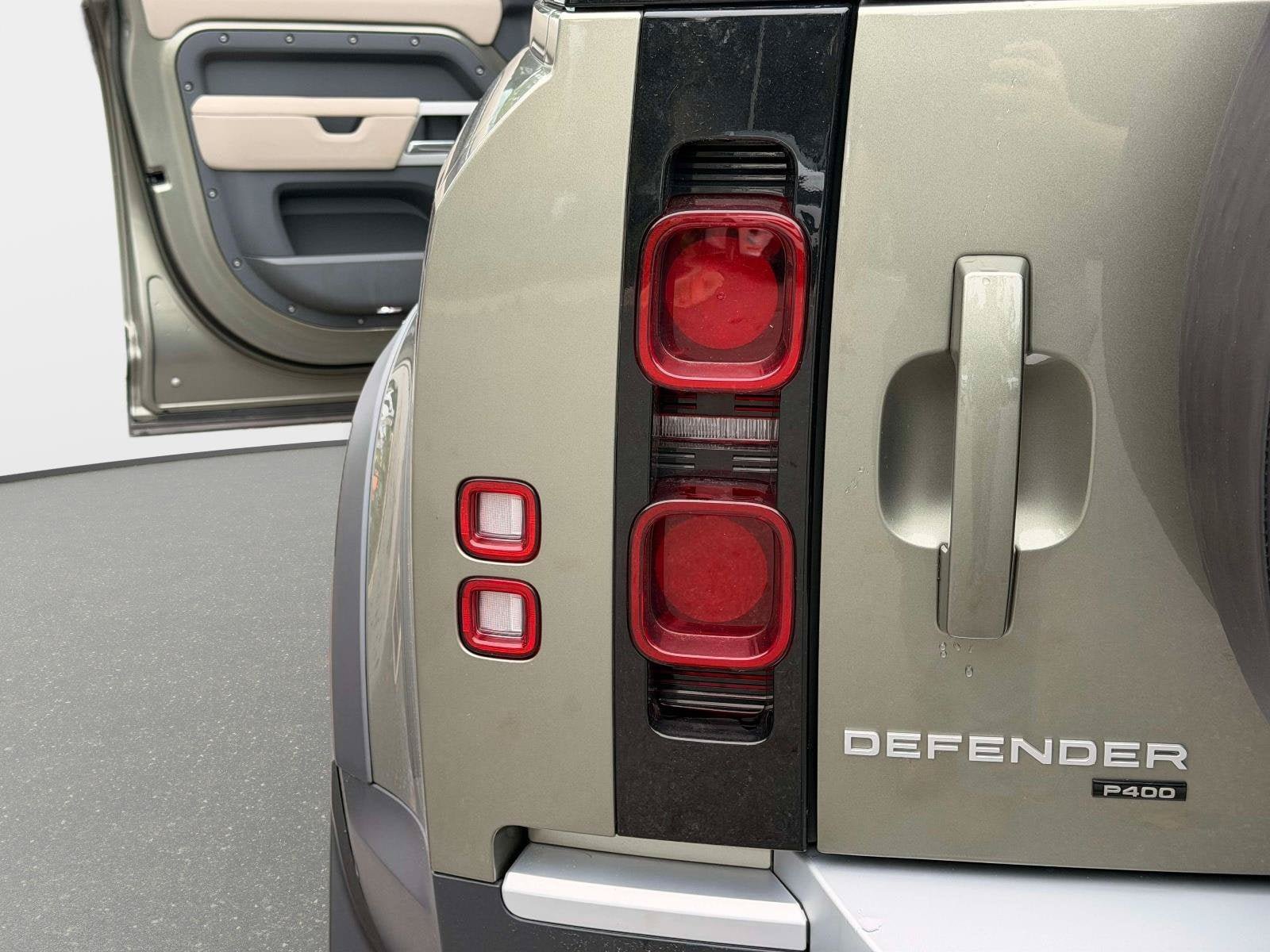 Used 2023 Land Rover Defender 110 SE AWD/4WD image 20