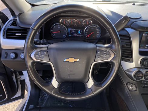 Used 2019 Chevrolet Suburban LT image 9