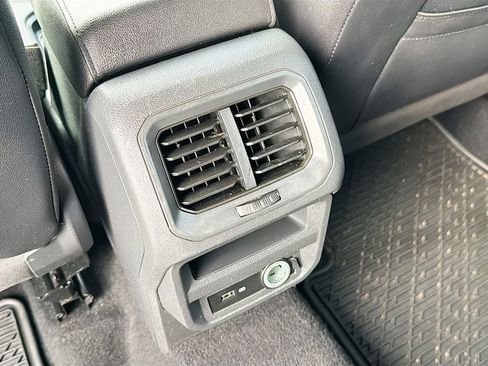 Used 2020 Volkswagen Tiguan SE R-Line image 23