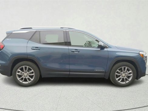 Used 2024 GMC Terrain SLT image 7