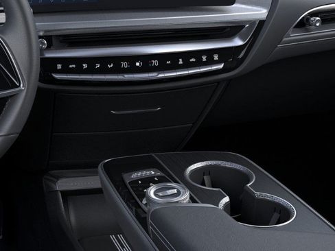 New 2025 Cadillac Lyriq Luxury RWD image 26