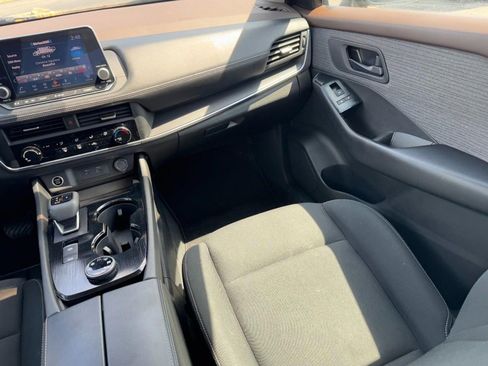 Used 2023 Nissan Rogue S AWD/4WD image 17
