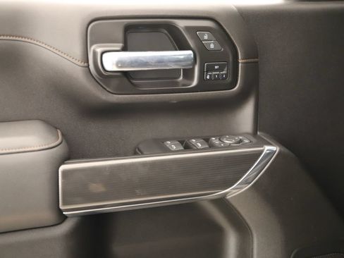 Used 2022 GMC Sierra 2500 AT4 w/ AT4 Premium Plus Package AWD/4WD image 23