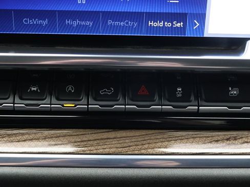 Used 2024 Chevrolet Silverado 1500 LT image 28