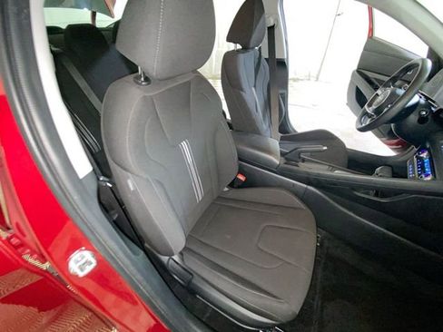 Used 2024 Hyundai Elantra SEL FWD image 15
