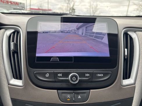 Used 2023 Chevrolet Malibu LT FWD image 16