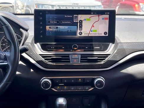 Used 2024 Nissan Altima 2.5 SR w/ SR Premium Package image 23