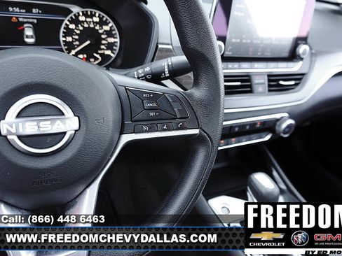 Used 2024 Nissan Altima 2.5 SV FWD image 22