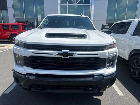 Used 2024 Chevrolet Silverado 2500 Custom w/ Custom Value Package AWD/4WD image 2