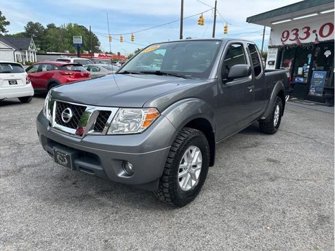 Used 2016 Nissan Frontier SV w/ SV Value Truck Package AWD/4WD image 3
