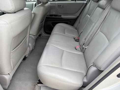 Used 2007 Toyota Highlander Limited AWD/4WD image 16