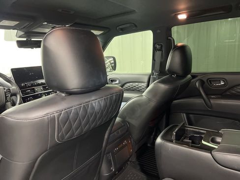 Used 2024 INFINITI QX80 Sensory image 14