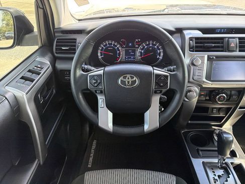 Used 2016 Toyota 4Runner SR5 AWD/4WD image 15